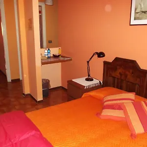 Nocleg ze śniadaniem Orange House, Varenna